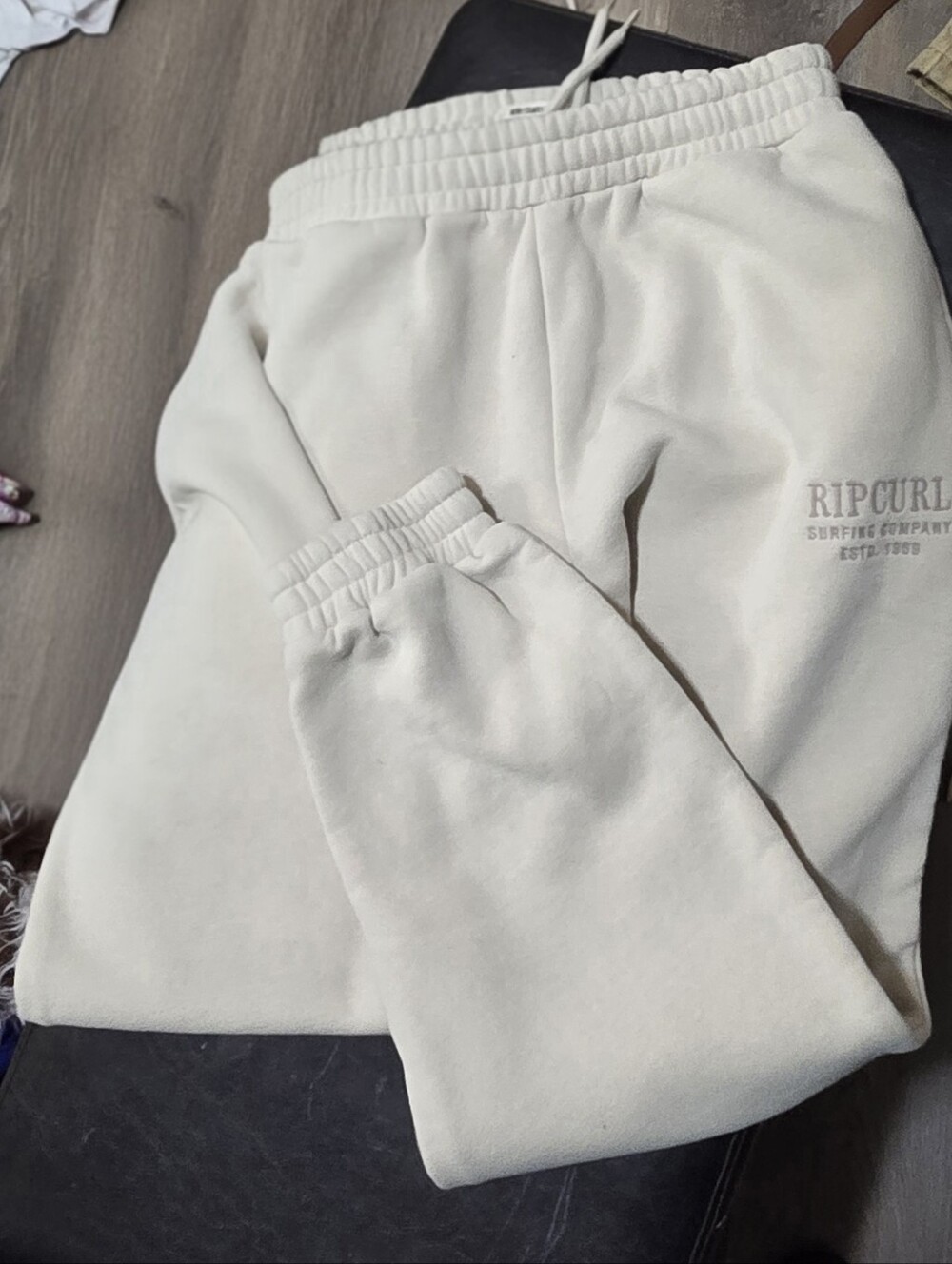 Rip Curl Jogger & Hoodie Set - Picture 5 of 5